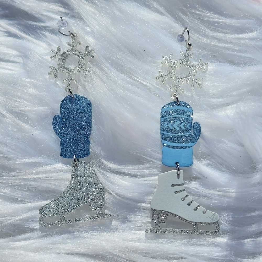 Winter wonderland ice skating earrings - Picture 2 of 2
